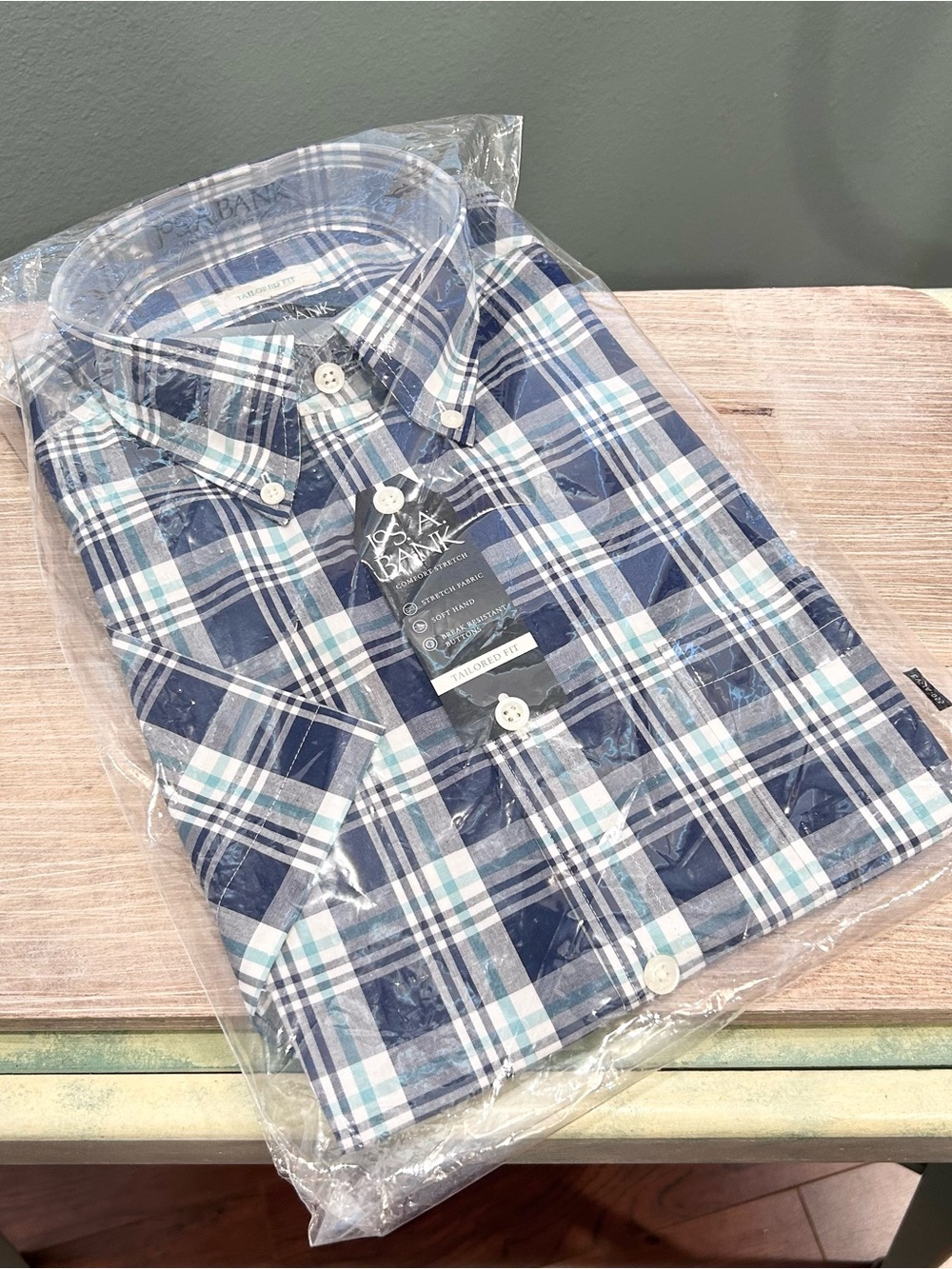 Jos. A. Bank Men's M Shirt NWT Navy/White/Teal Check Button Down Short Sleeve